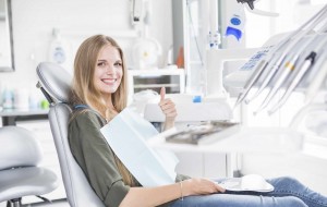 Dental Premier revolutioneaza planul de tratament stomatologic – dantura fixa si implant dentar intr-o singura zi! 